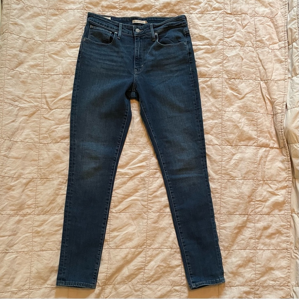 Levi’s Premium Denim 721 High Rise Skinny Jeans, size 30